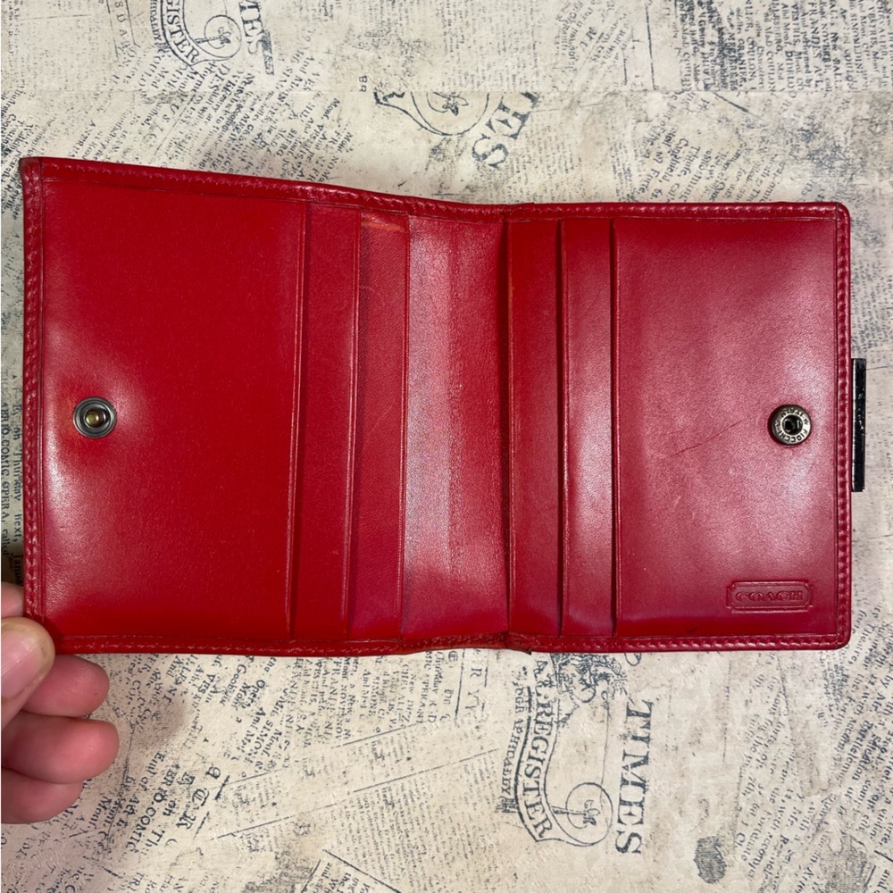 Vintage Coach Red Leather Kisslock Coin Wallet Snap Closure Mini Wallet - Picture 8 of 15